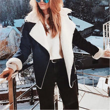Load image into Gallery viewer, Lapel Long-Sleeved Plush Jacket