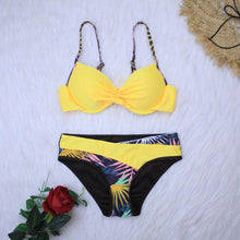 Load image into Gallery viewer, Fashion Printed Backless Bikini Swimsuit
