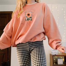 Load image into Gallery viewer, Cute Sunflower Printed Loose Sweatshirt
