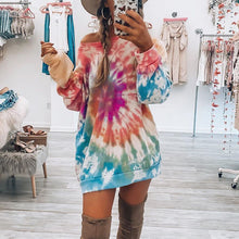 Load image into Gallery viewer, Spiral Print Tie-dye Crew Neck Top

