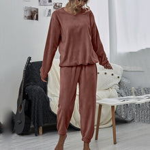 Load image into Gallery viewer, Plush Loungewear Two Pieces Set
